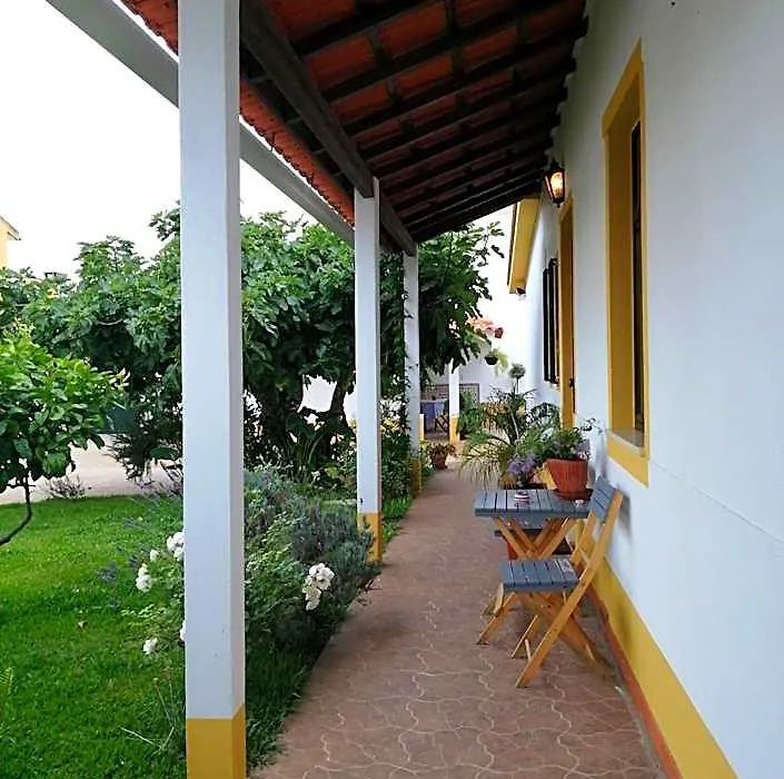 Casa Dos Pingos De Mel-1